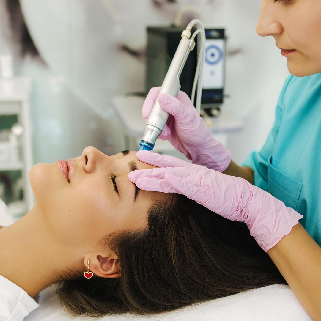 woman getting a hydrafacial